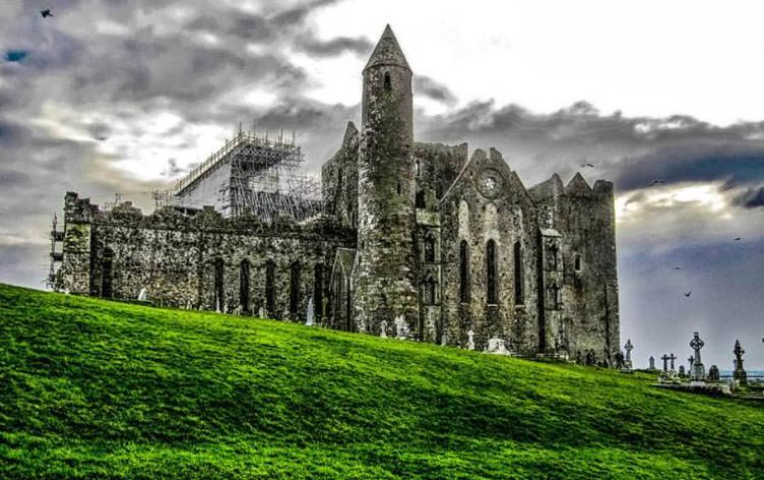 2016-1-f303153f-cb1f-4f04-82f2-75f0bf615a83-the-rock-of-cashel-county-tipperary-ireland2