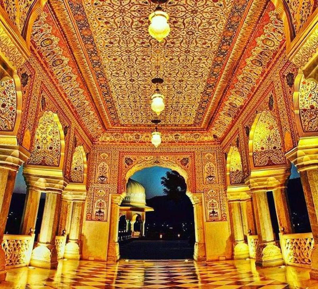 کاخ شناور جال محل