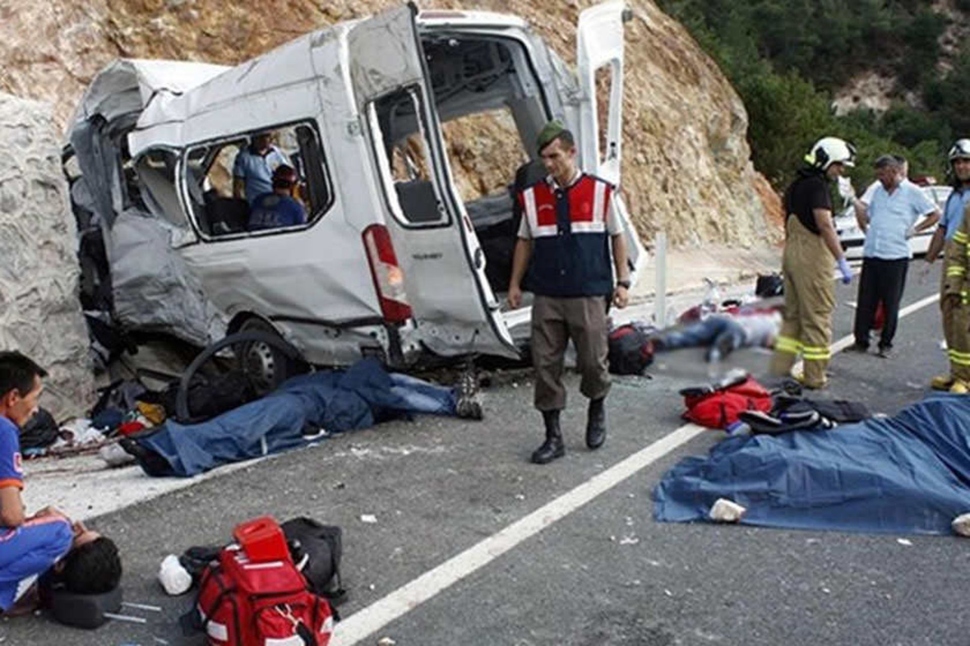واژگونی اتوبوس