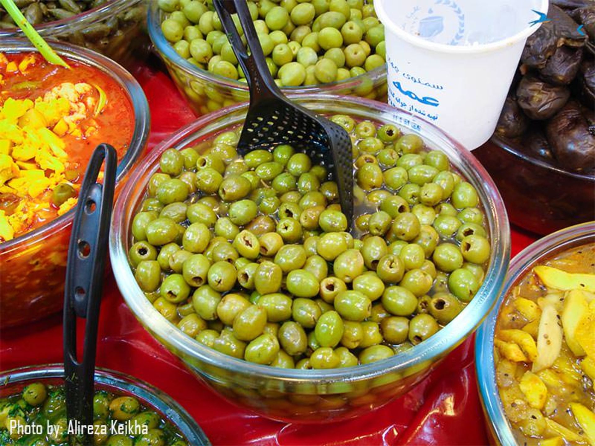 سمنو و ترشی فروشی عمه لیلا