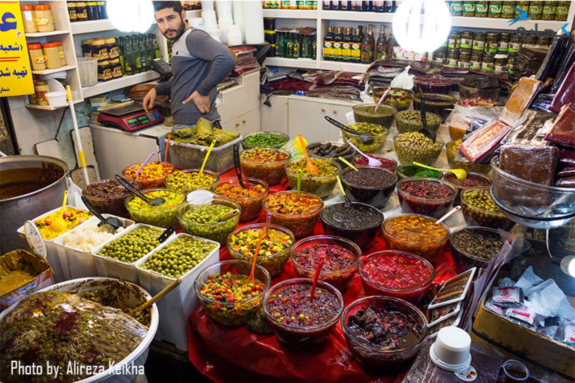 سمنو و ترشی فروشی عمه لیلا