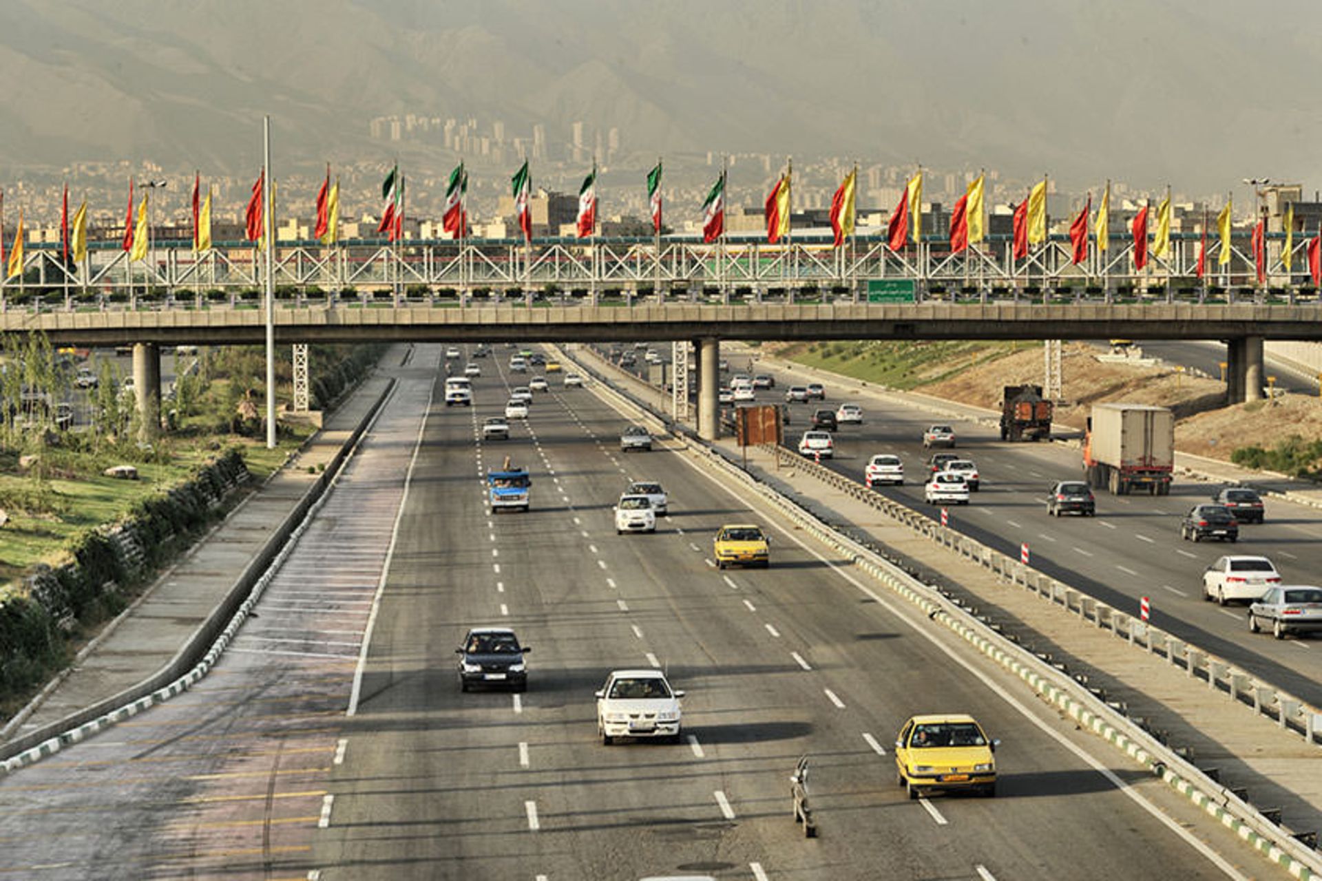 بزرگراه آزادگان