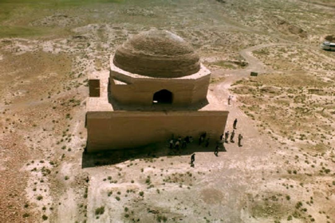 مقبره ارسلان جاذب