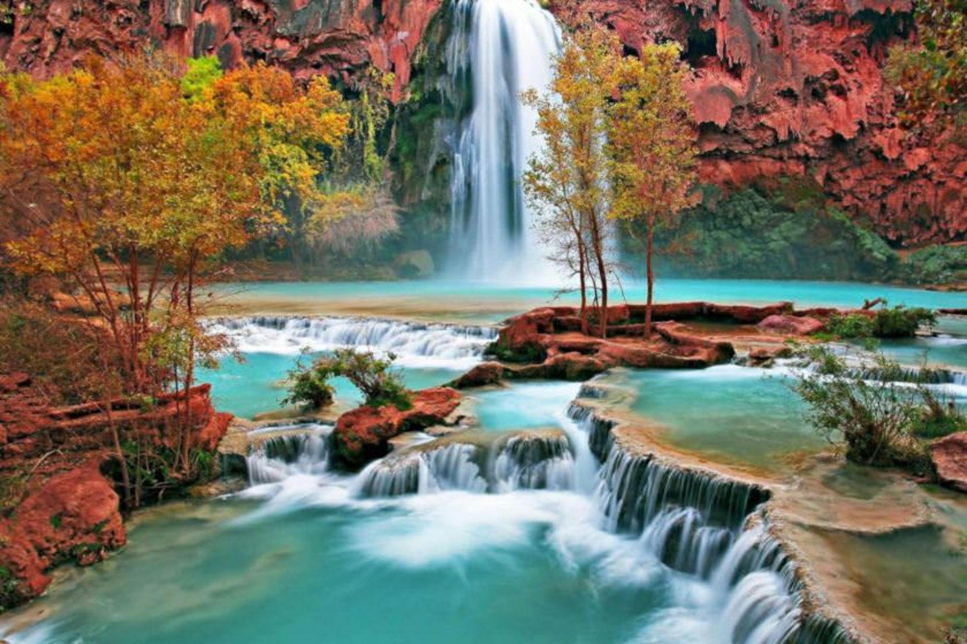 استخر طبیعی