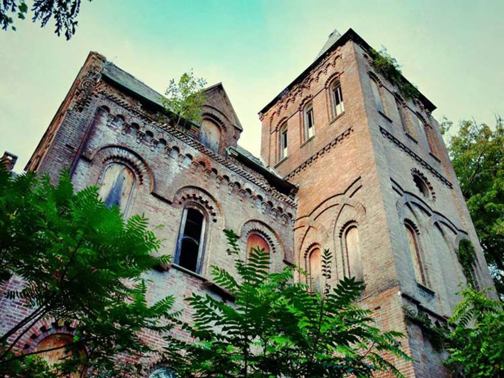 عمارت تاریخی و مخروبه ویندکلف در نیویورک