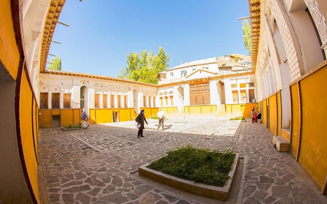 نیما یوشیج