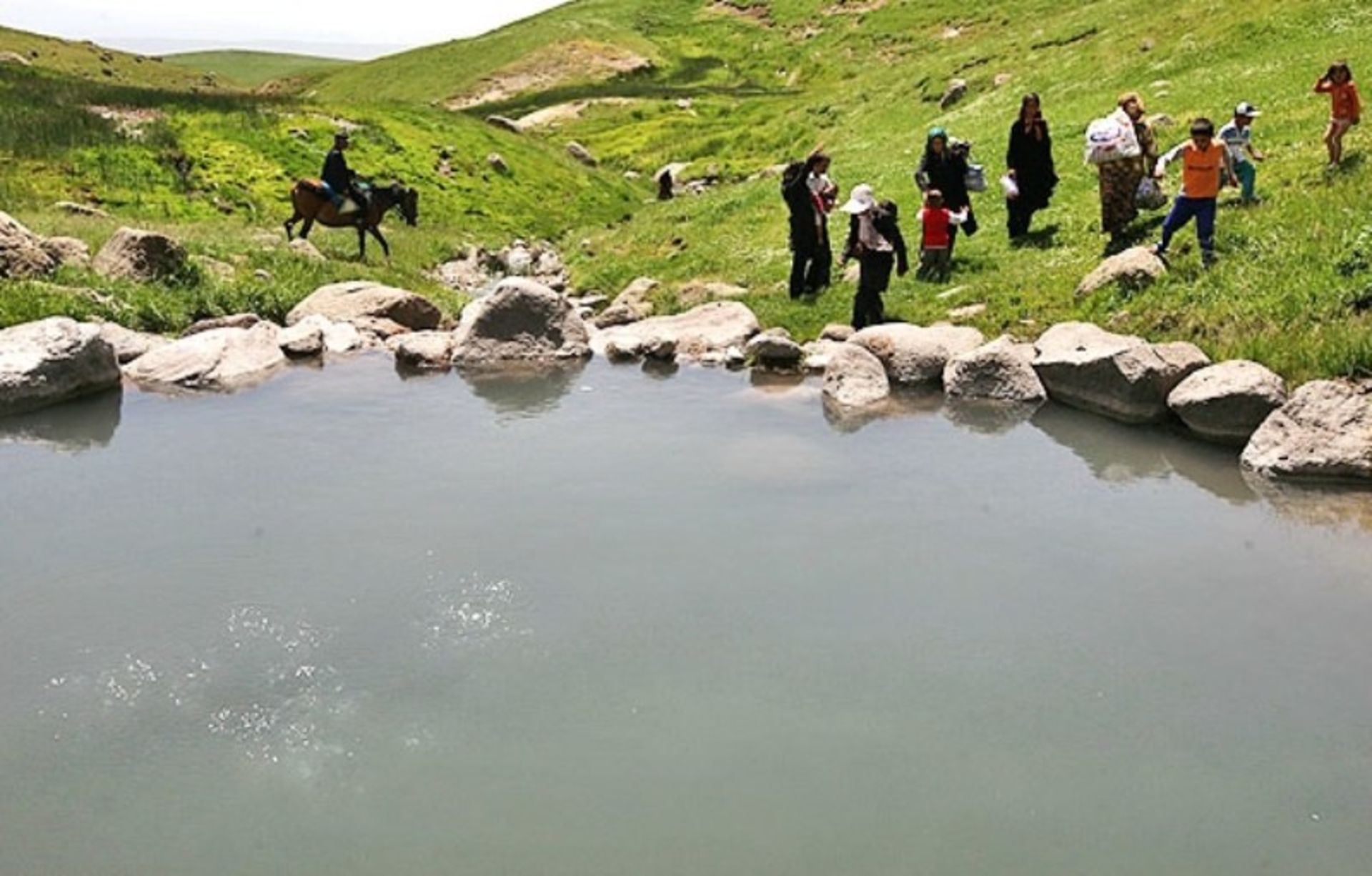 چشمه ماست خور