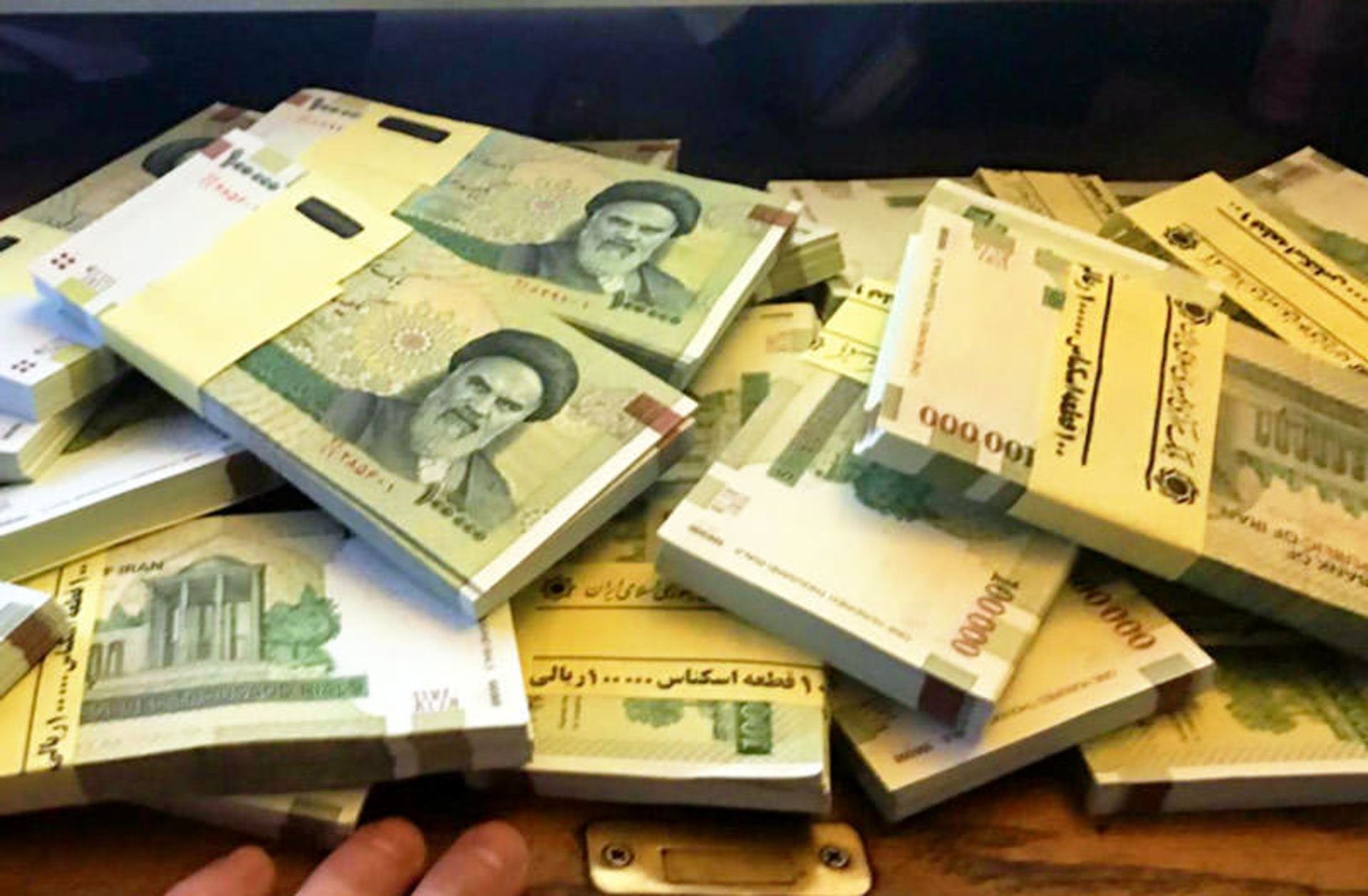 تبدیل ریال به تومان