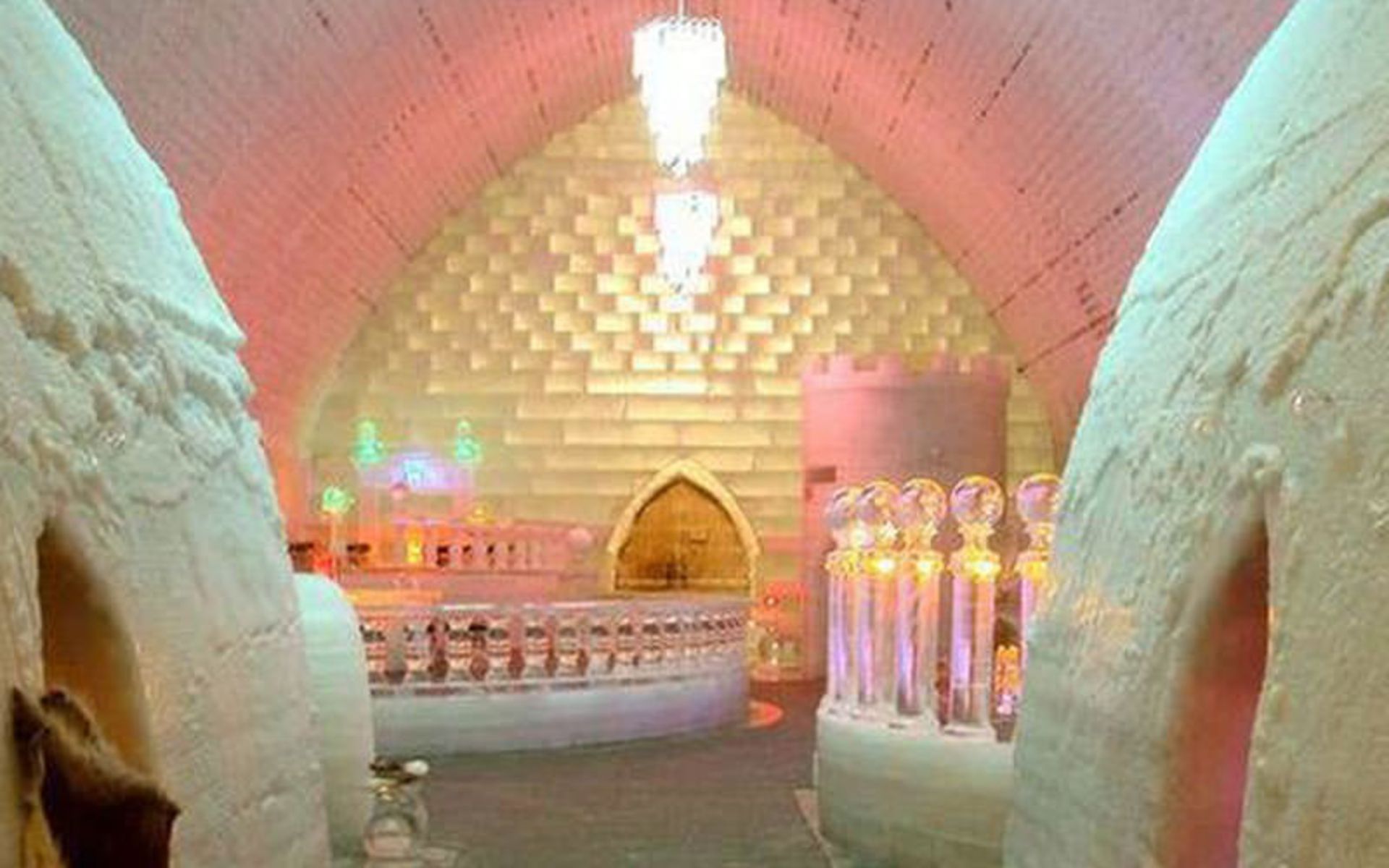 هتل یخی روسیه
