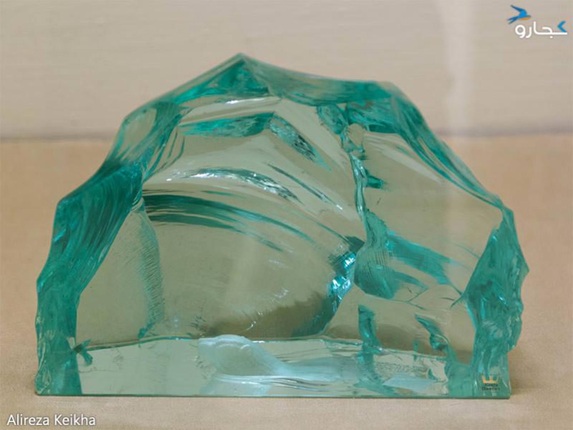 موزه جهان نما - اشیای تاریخی (اثر بدون عنوان، تراش روی شیشه، ساخت کارخانه Kosta سوئد)