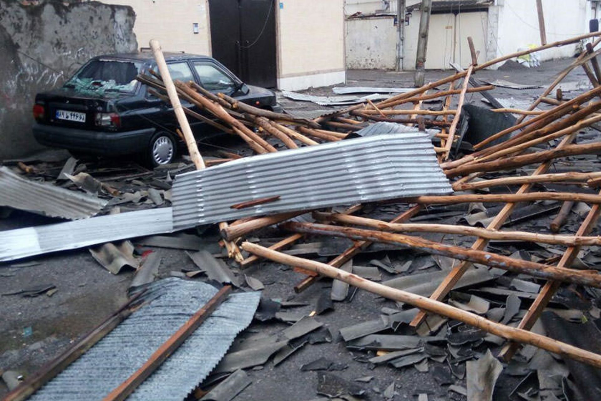 تندباد در آستارا