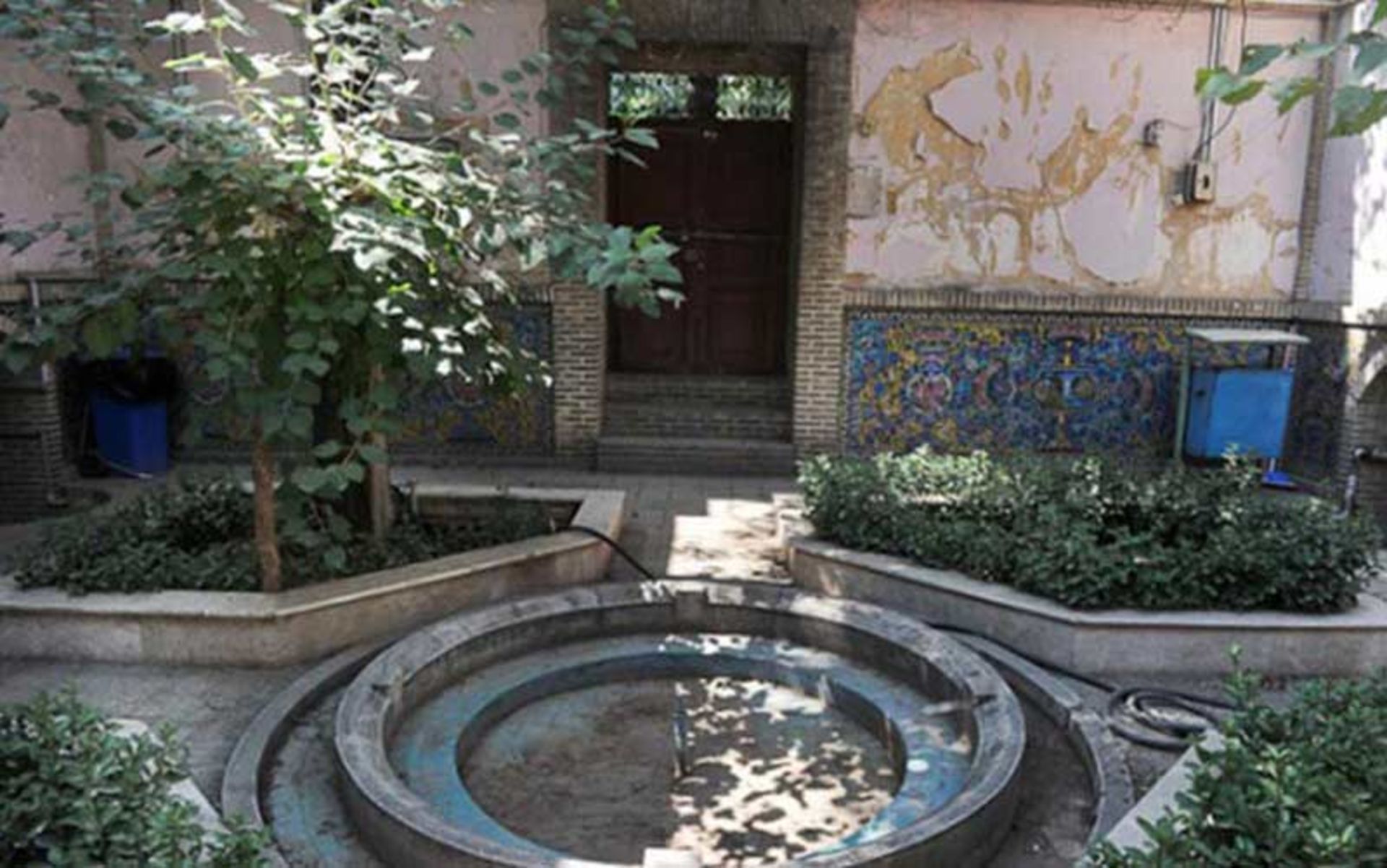 خانه صادق هدایت