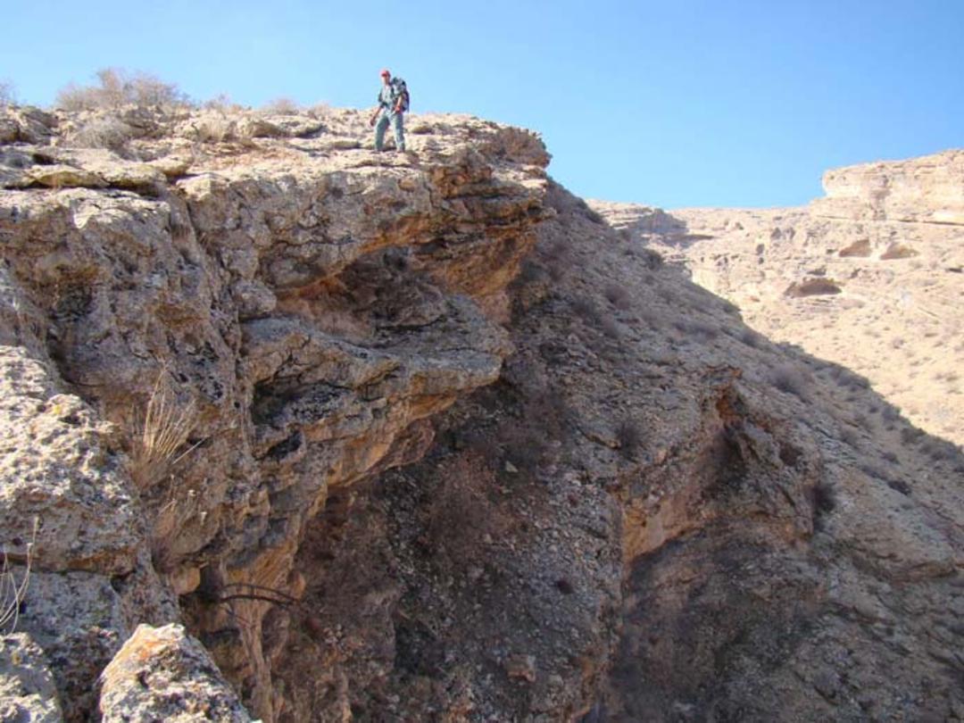 غارهای انجدان