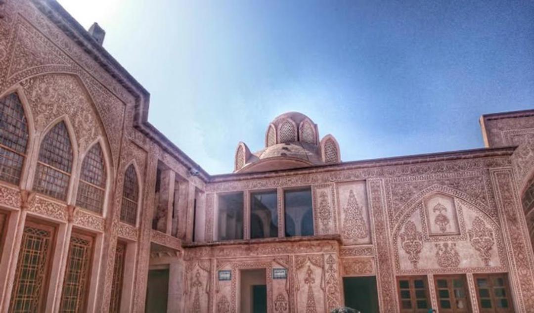 یلدای عکاسباشی
