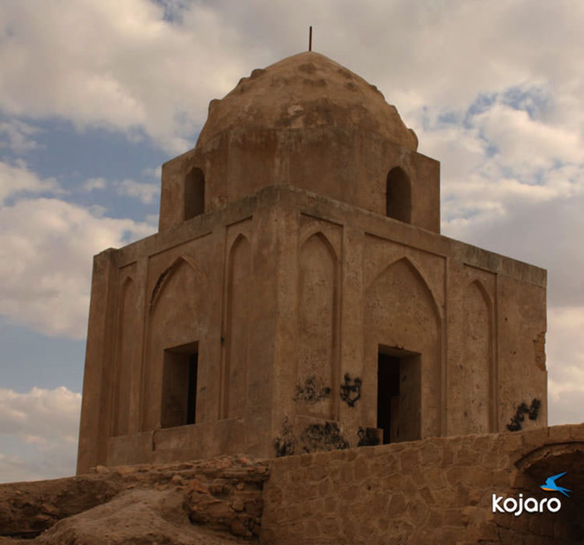 laar-ancient-building