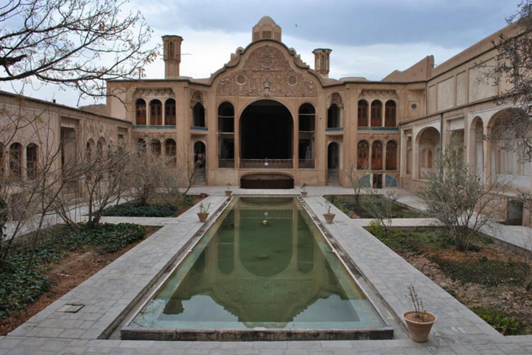 خانه بروجردی ها 