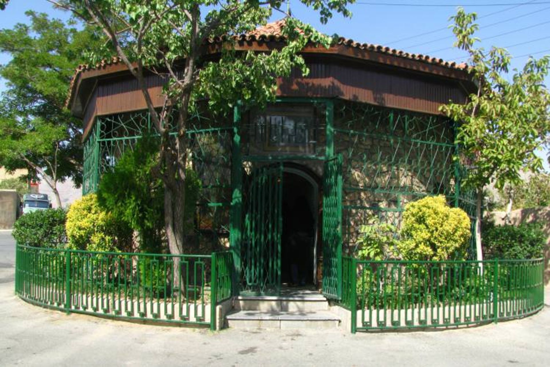 مقبره ی پرفسور حسابی، پدر علم فیزیک نوین ایران