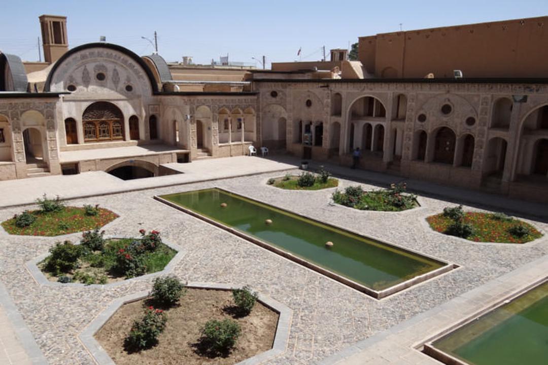 خانه طباطبایی ها