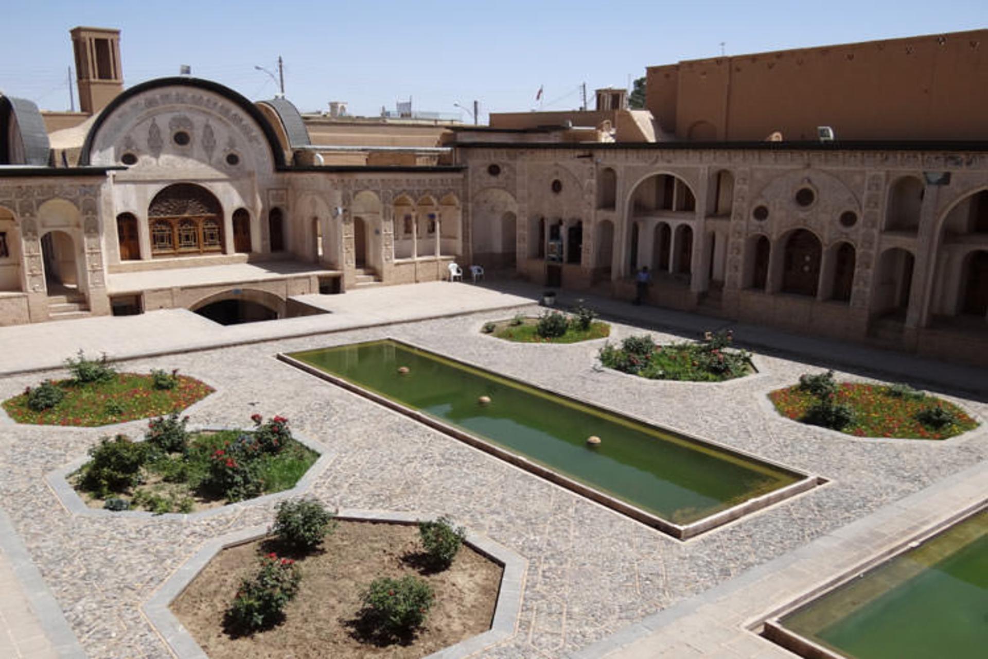 خانه طباطبایی ها