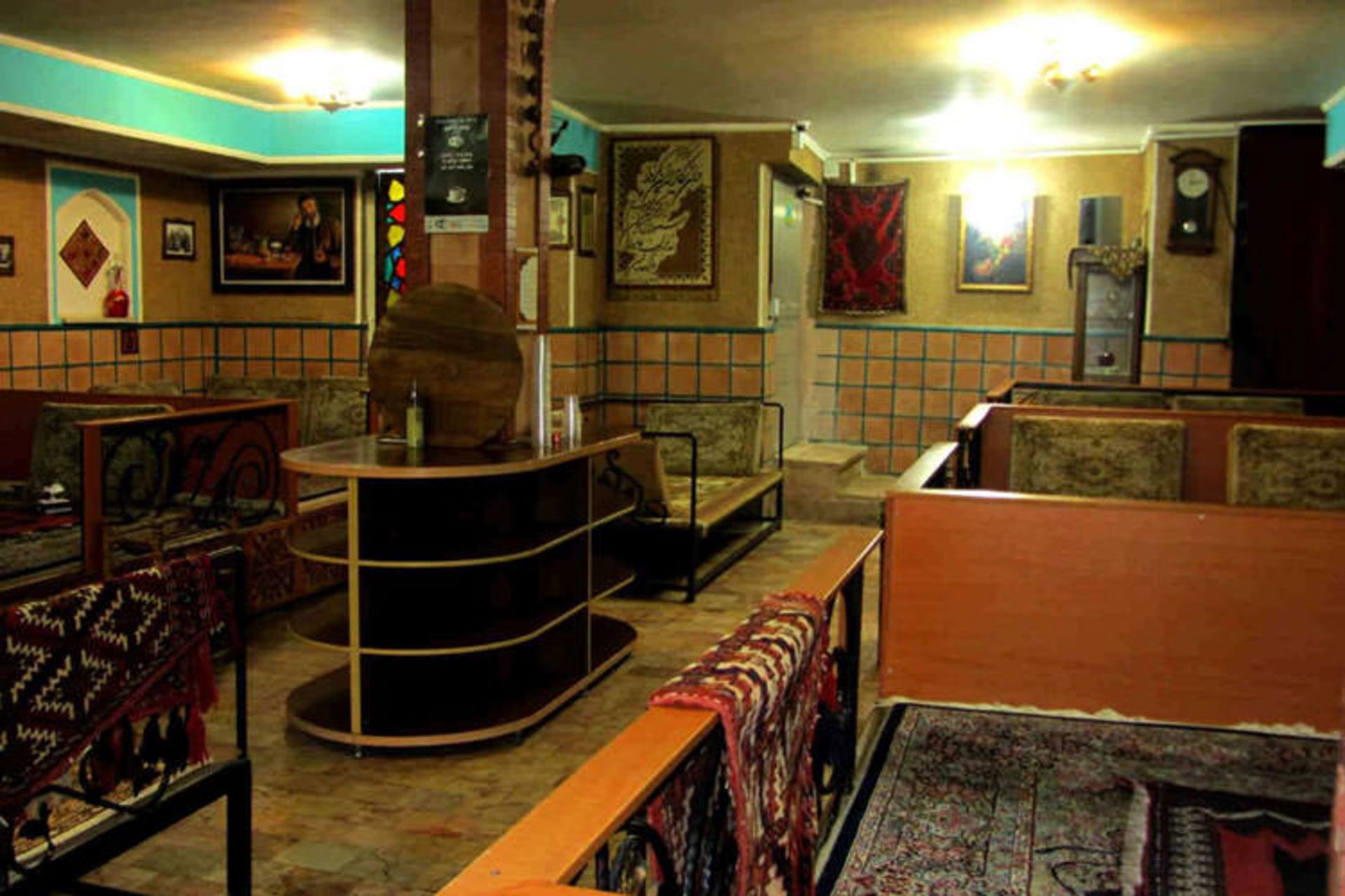 رستوران سنتی مکث کرمان