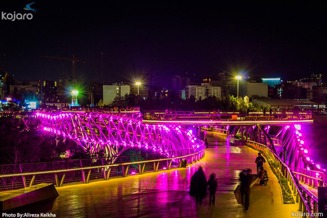 tabiat-bridge-earth-hour-2016