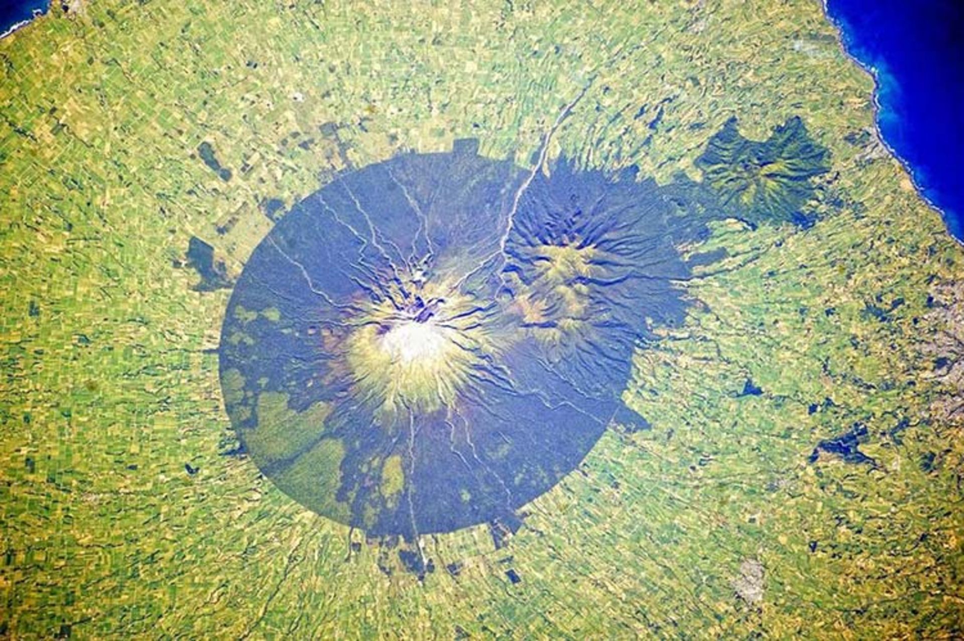 Mount-Taranaki