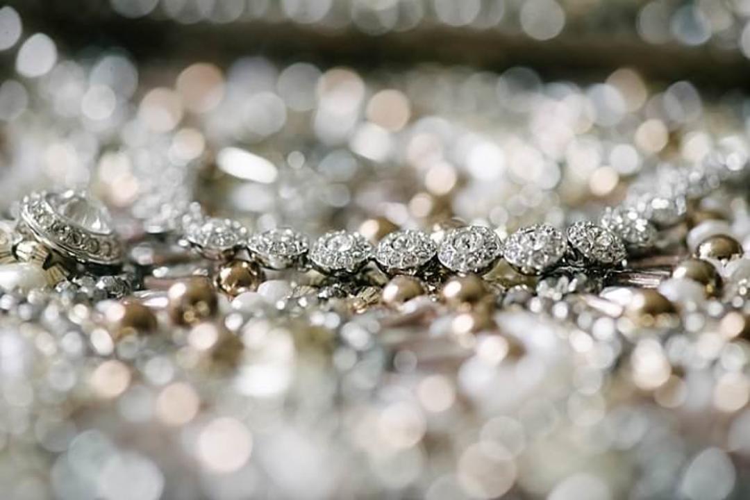 wedding-jewels-macro