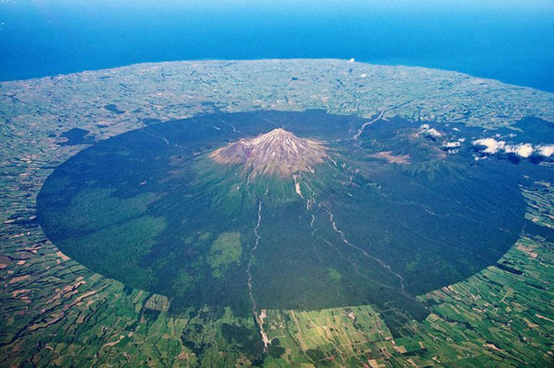 Mount-Taranaki