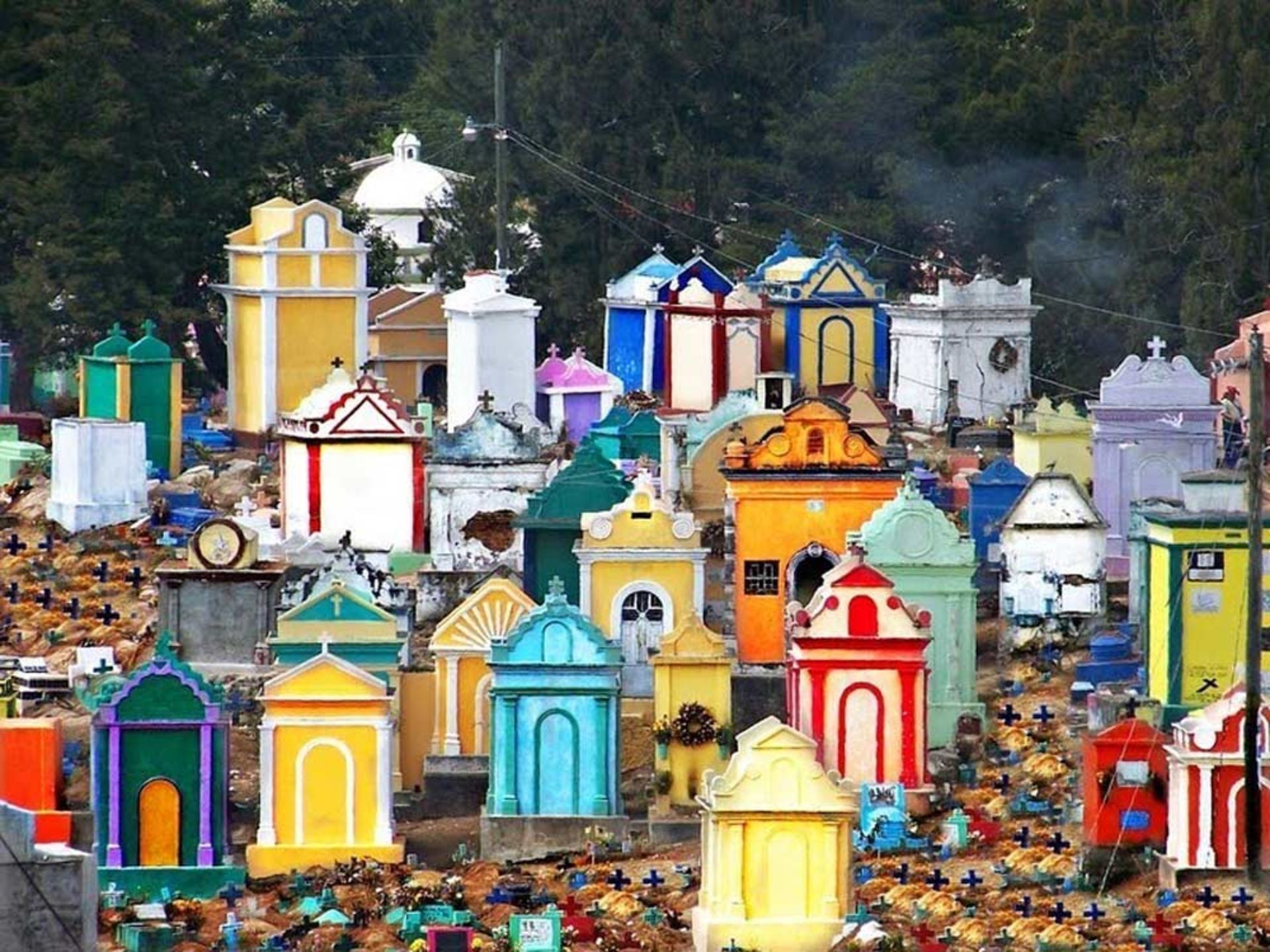 گورستان های رنگارنگ گواتمالا۶