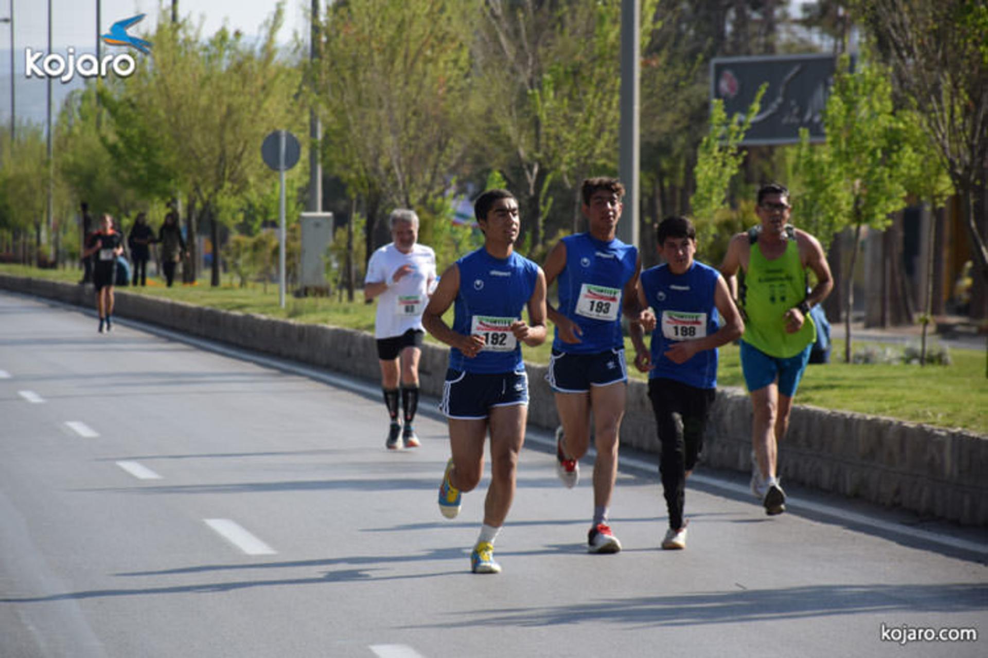 teenagers-iran-marathon