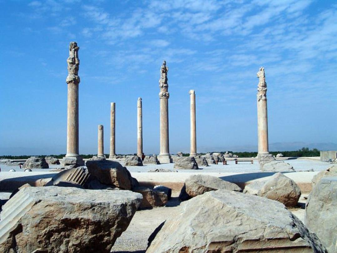 کاخ آپادانا