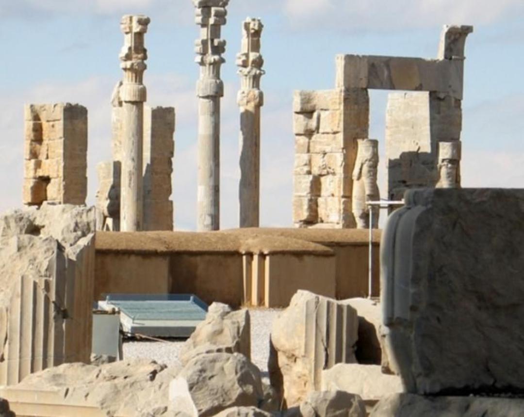 کاخ آپادانا