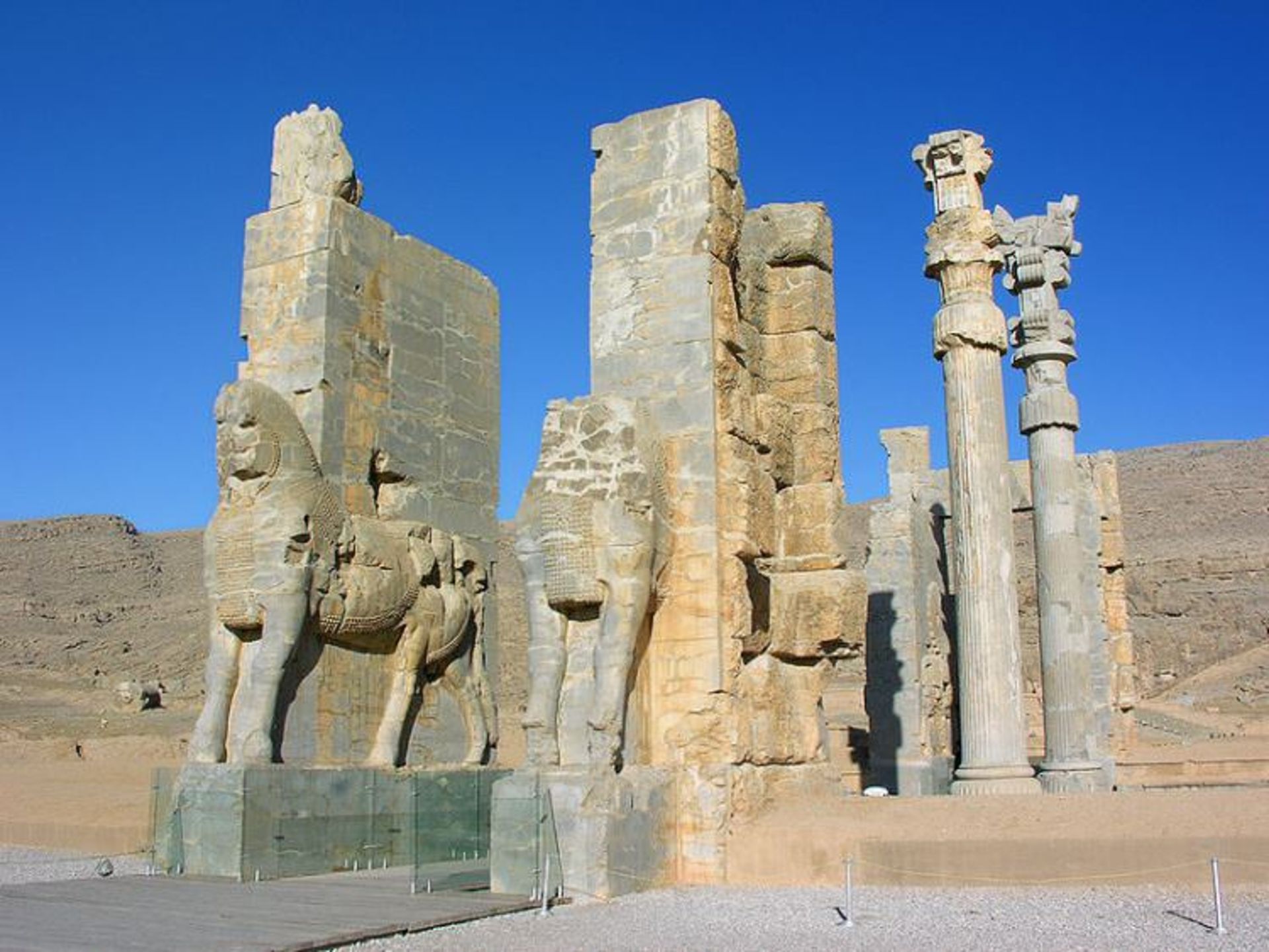 کاخ دروازه همه ملل