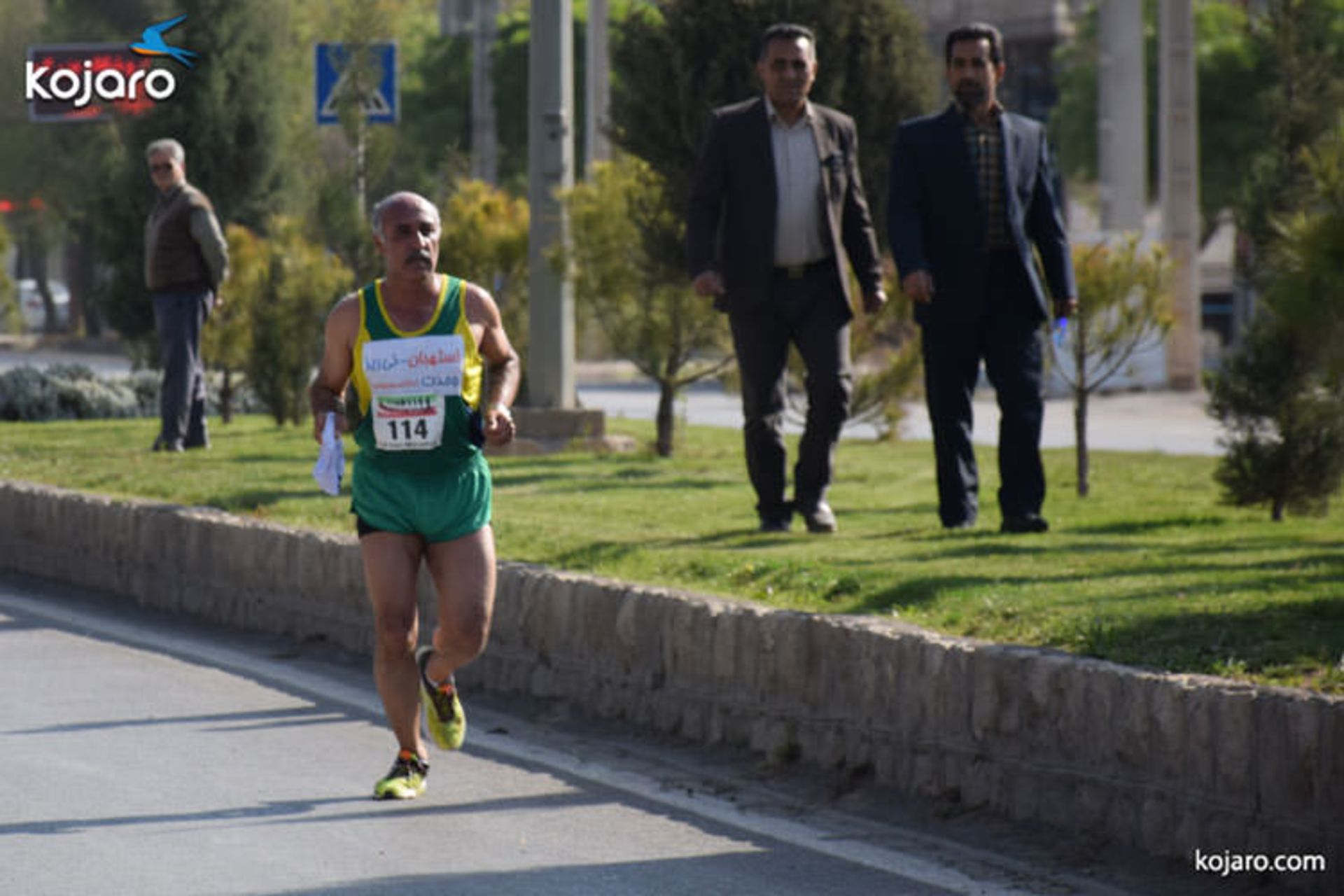 marathon-runners-iran