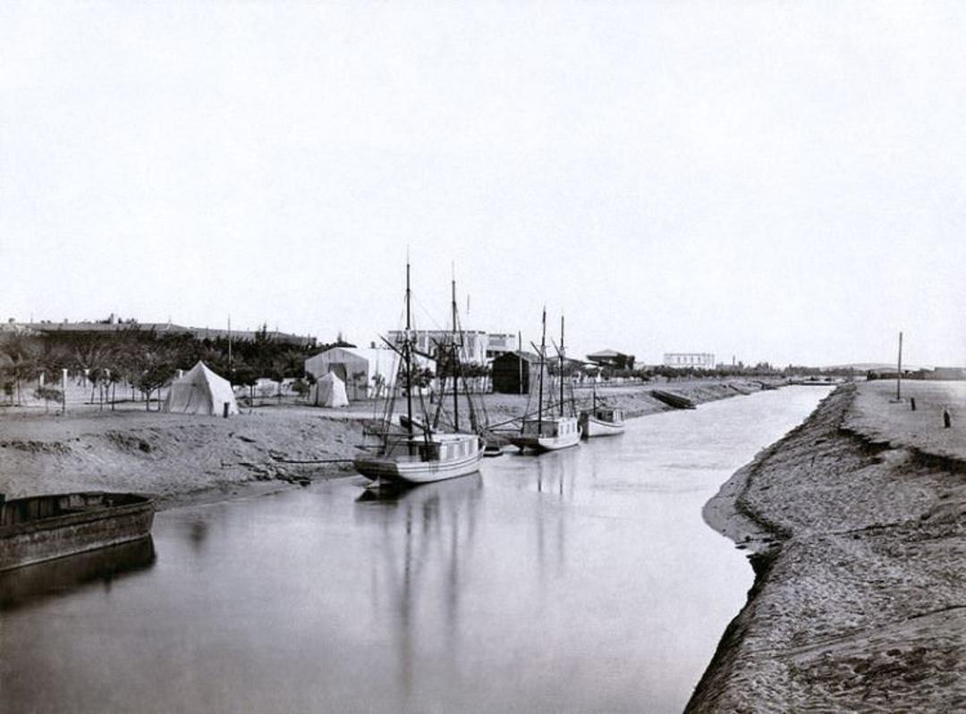 کانال سوئز داریوش