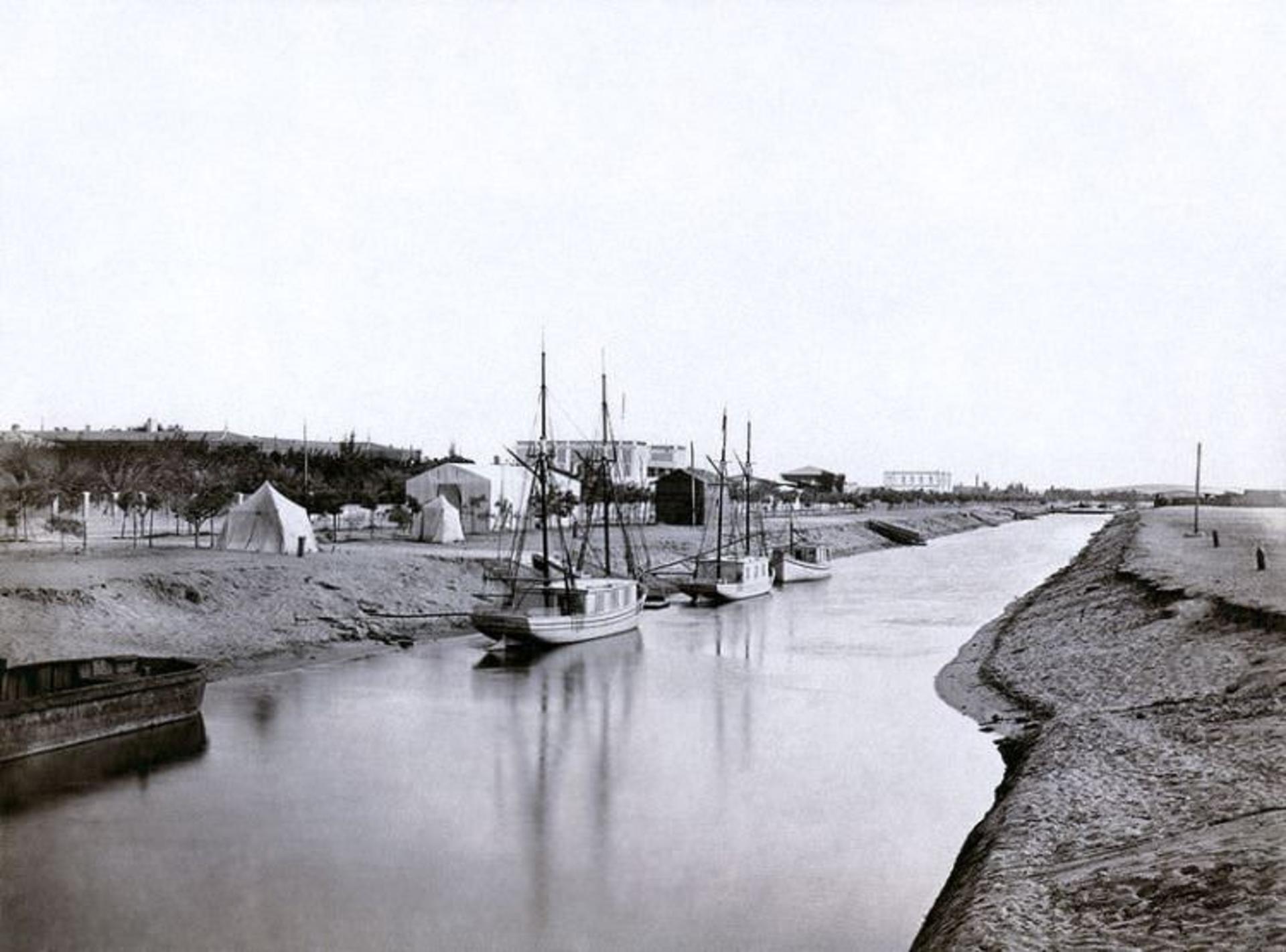 کانال سوئز داریوش