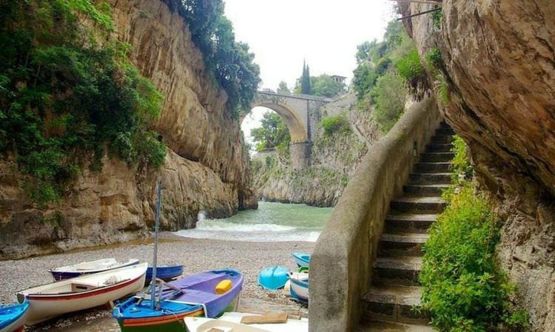 دهکده‌ی کوچک Furore 