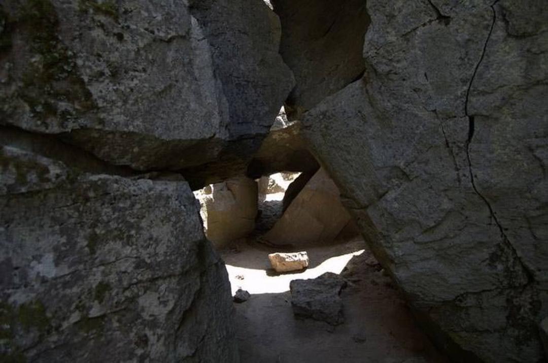 crack-ground