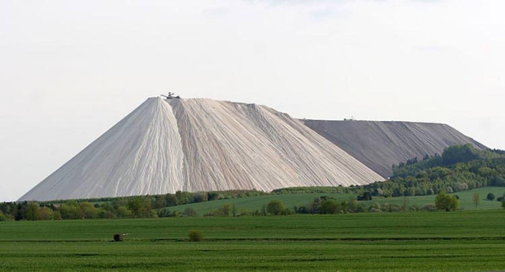 کوه نمکی مونته کالی