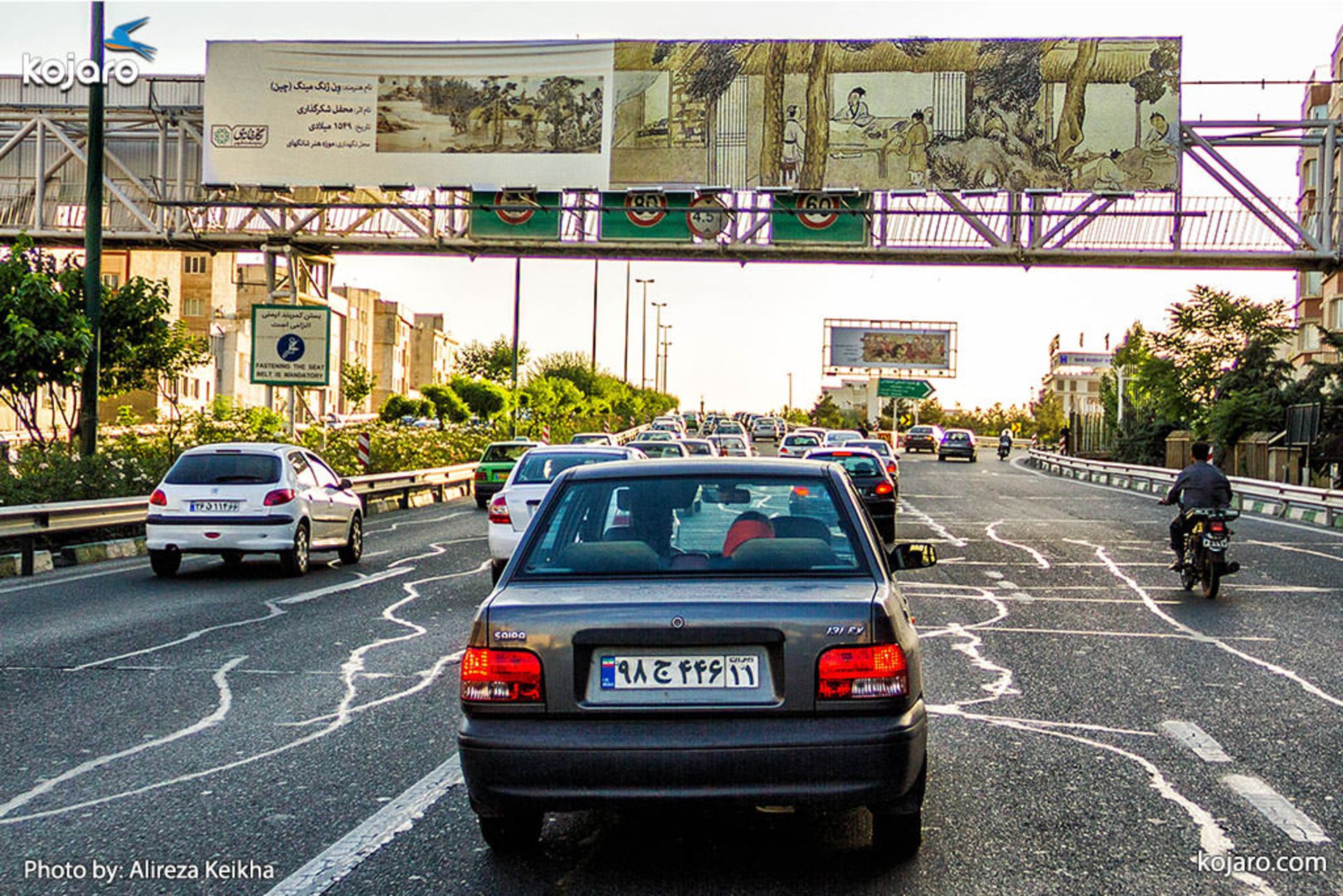 tehran-one-big-art-gallery