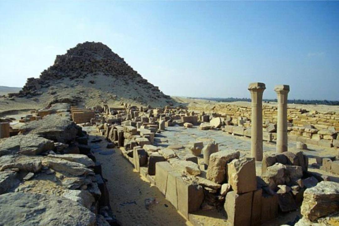هرم‌های نفریرکارع (Neferirkare) و نیوسررع (Niuserre) در ابوصیر