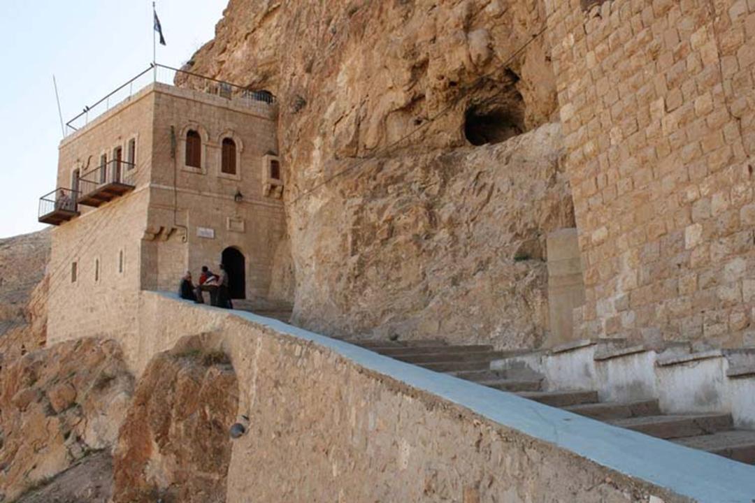 بناهای نمادین در قدیمی‌ترین شهرهای جهان