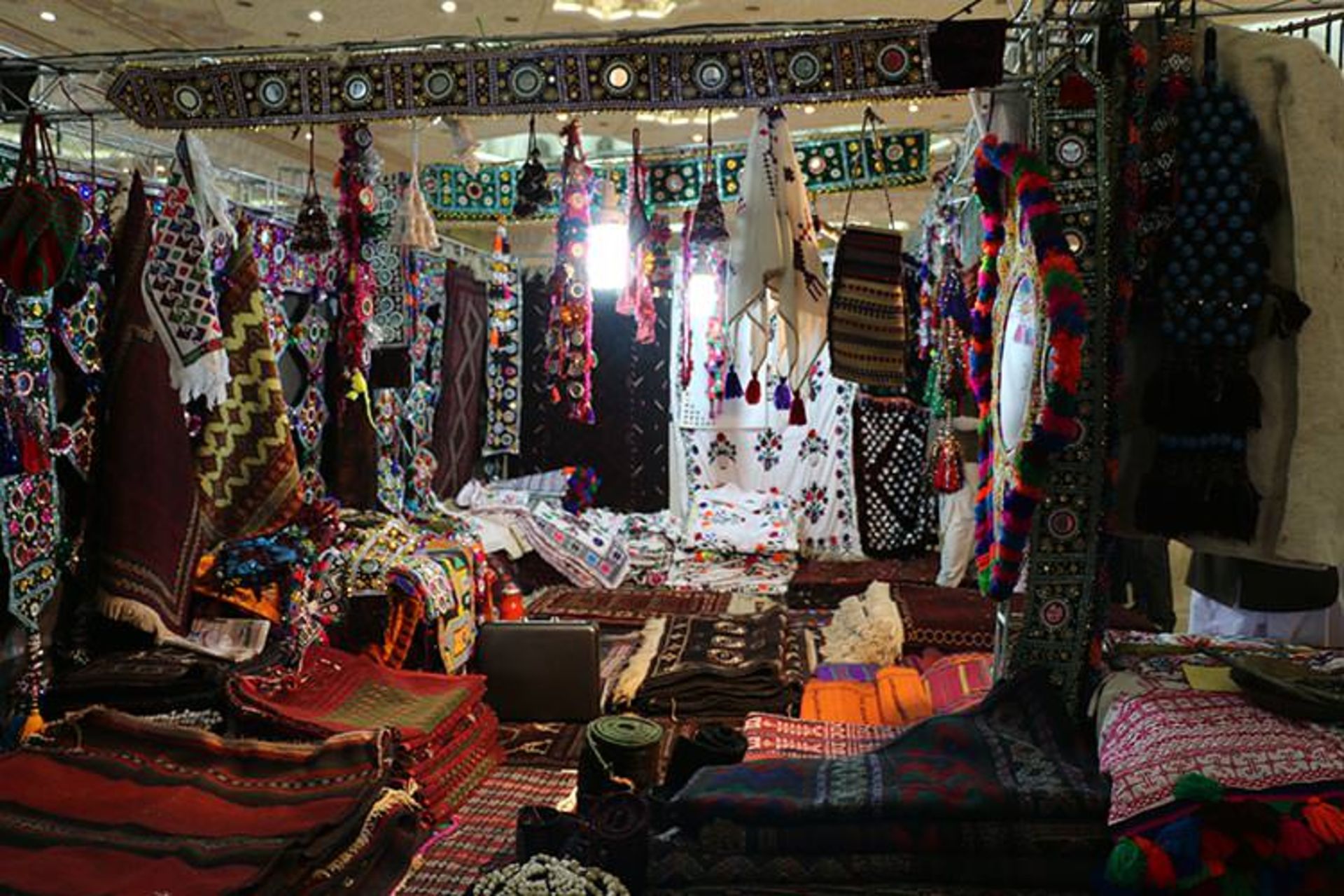 بیست و ششمین نمایشگاه ملی صنایع دستی تهران