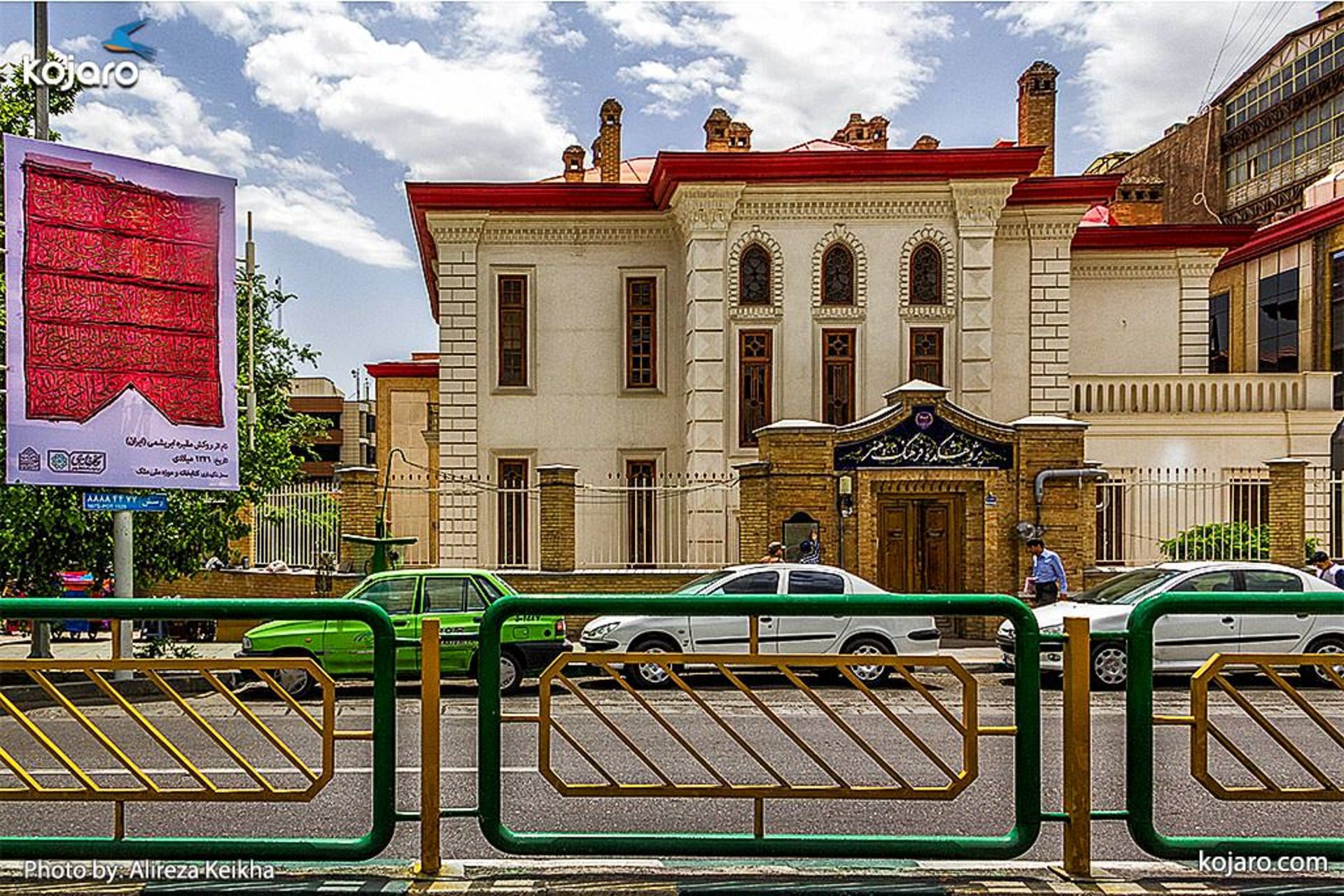 tehran-one-big-art-gallery