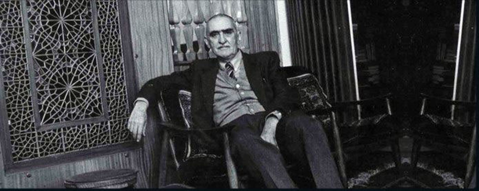 ایرج افشار