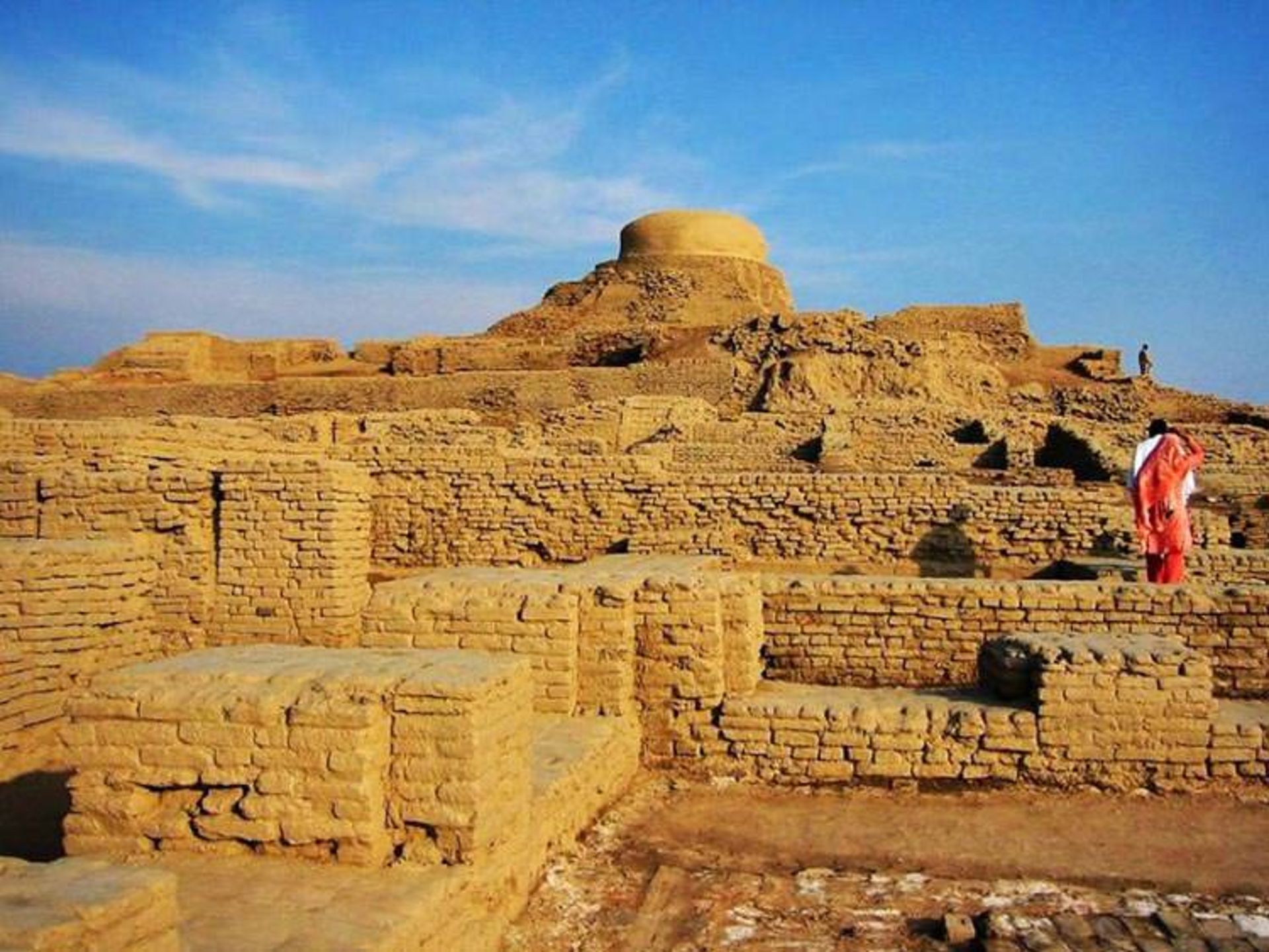 موهن‌جو دارو یا تپه مردگان