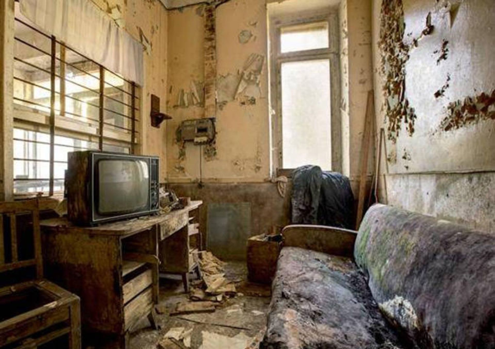 Creepy Abandoned Buildings 