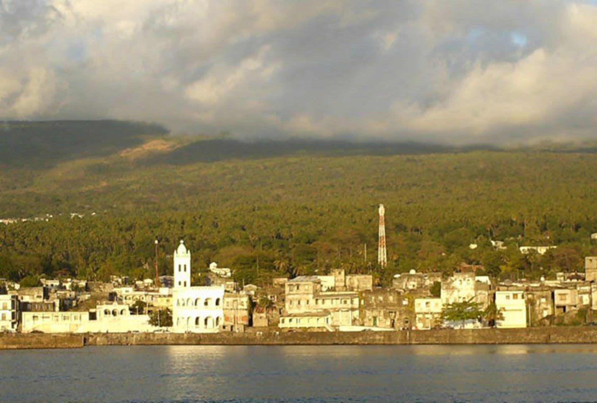 کوموروس