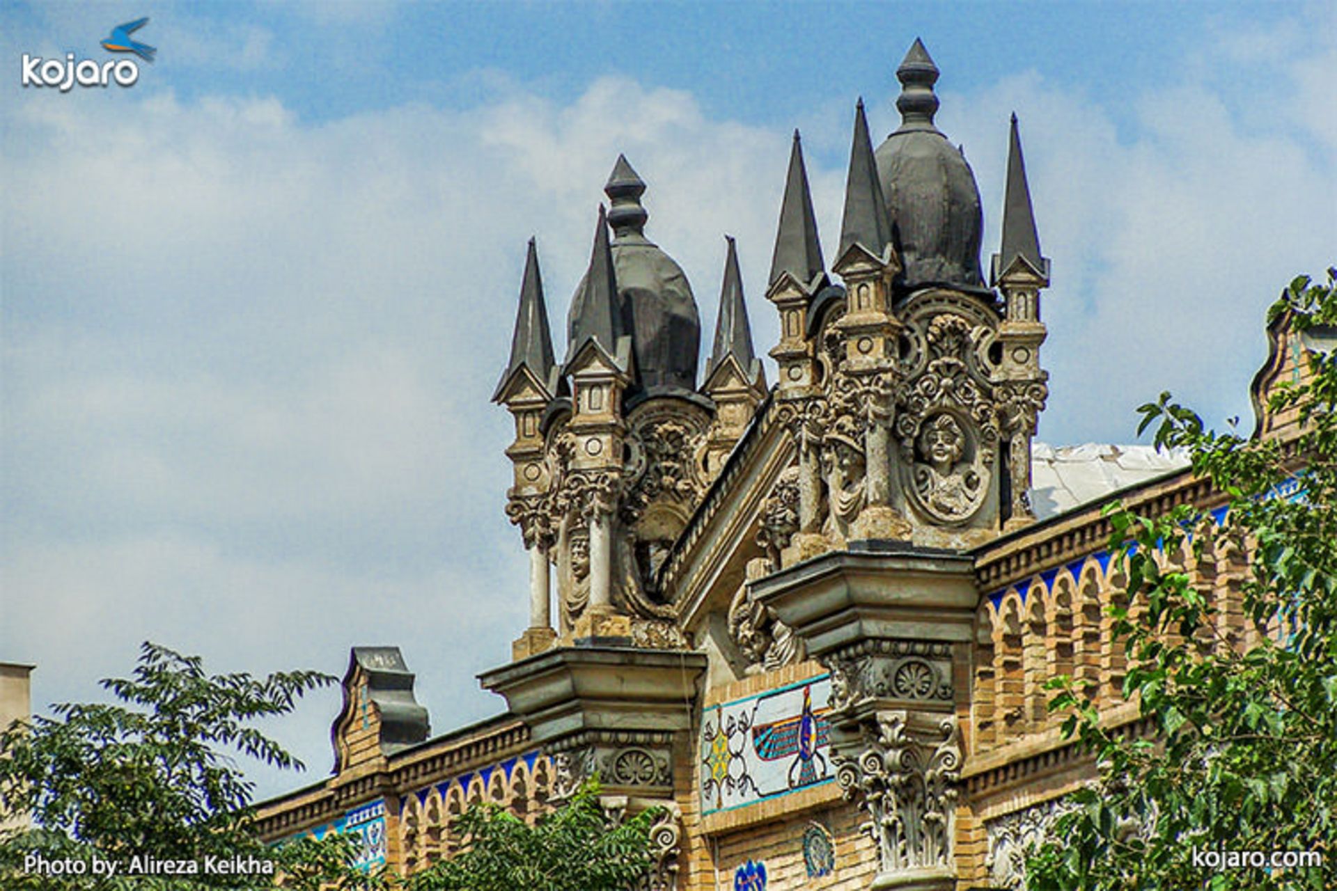 roshan-building