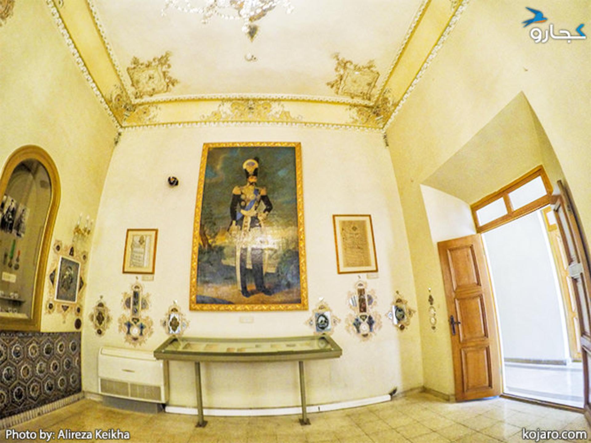 moghadam-museum (نقاشی ناصرالدین شاه جوان، نقاش: محمدحسن نقاش (معروف به نقاش‌باشی لال))